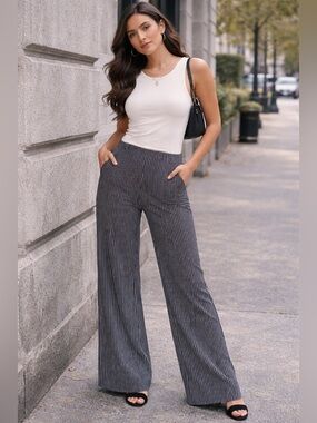 Lysse Wide-Leg Pinstripe Pants in Navy - Size Large